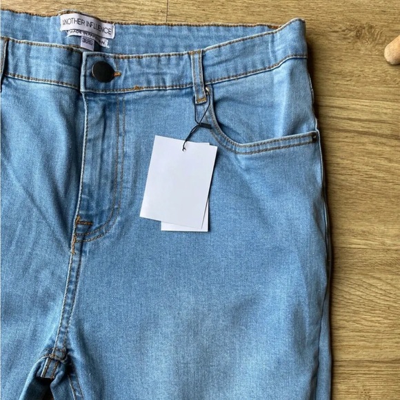 Another Influence Light Blue Jeans Size W36 R L32" Ripped Knees - Picture 3 of 7